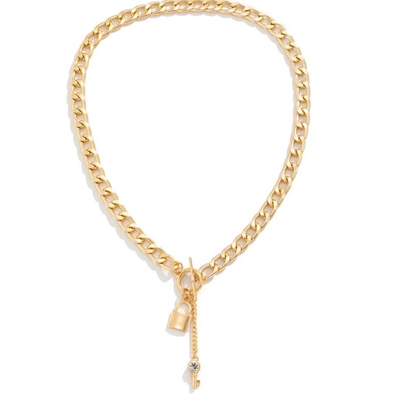 Chain with Lock and Key Pendant - Picture 2 of 6